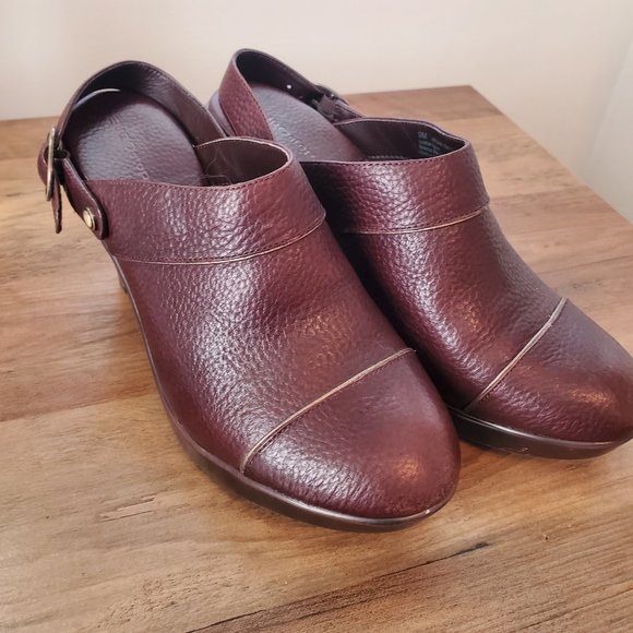 Brown Leather Mules with Gold details size 9 - Picture 2 of 6